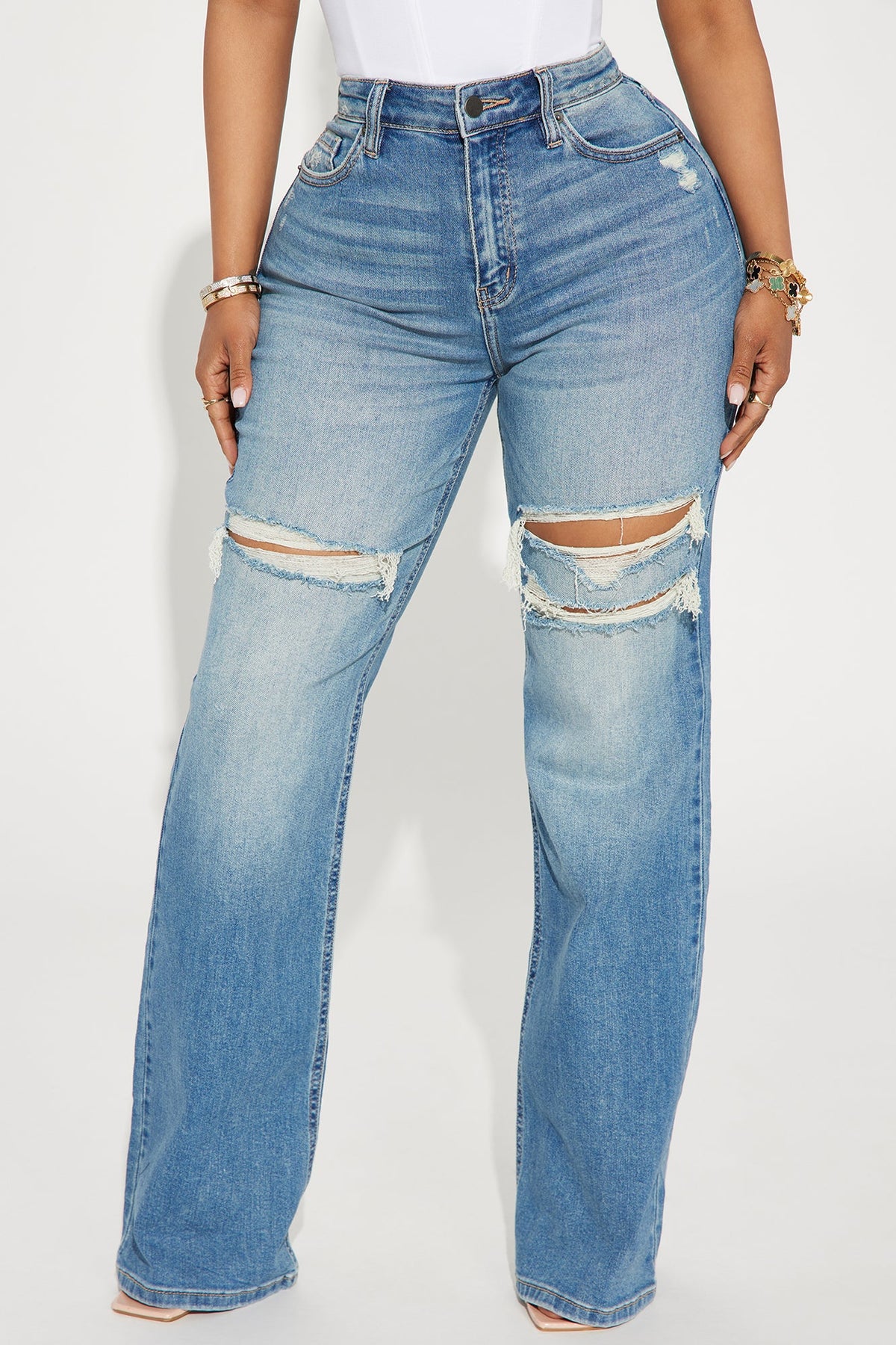 Remi Ripped Stretch Baggy Jeans - Medium Wash.