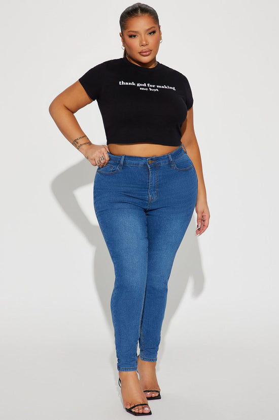 Vibe Check Curvy Stretch Skinny Jeans - Medium Wash.