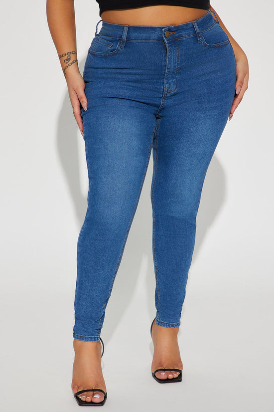Vibe Check Curvy Stretch Skinny Jeans - Medium Wash.