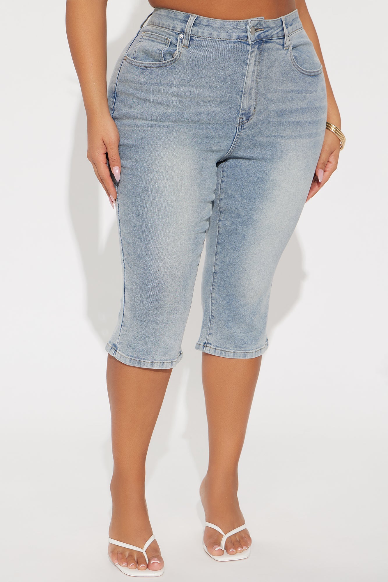 San Diego Skinny Capri Jeans - Light Wash.