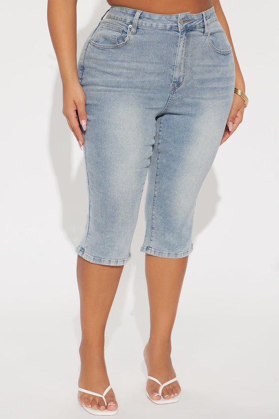 San Diego Skinny Capri Jeans - Light Wash.