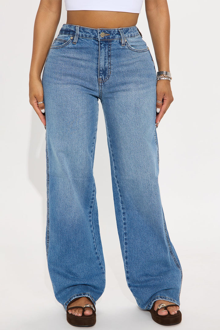 Never Changing Wide Leg Jeans - Medium Wash.