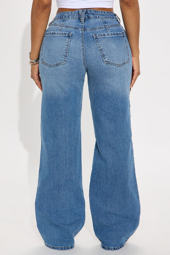 Never Changing Wide Leg Jeans - Medium Wash.