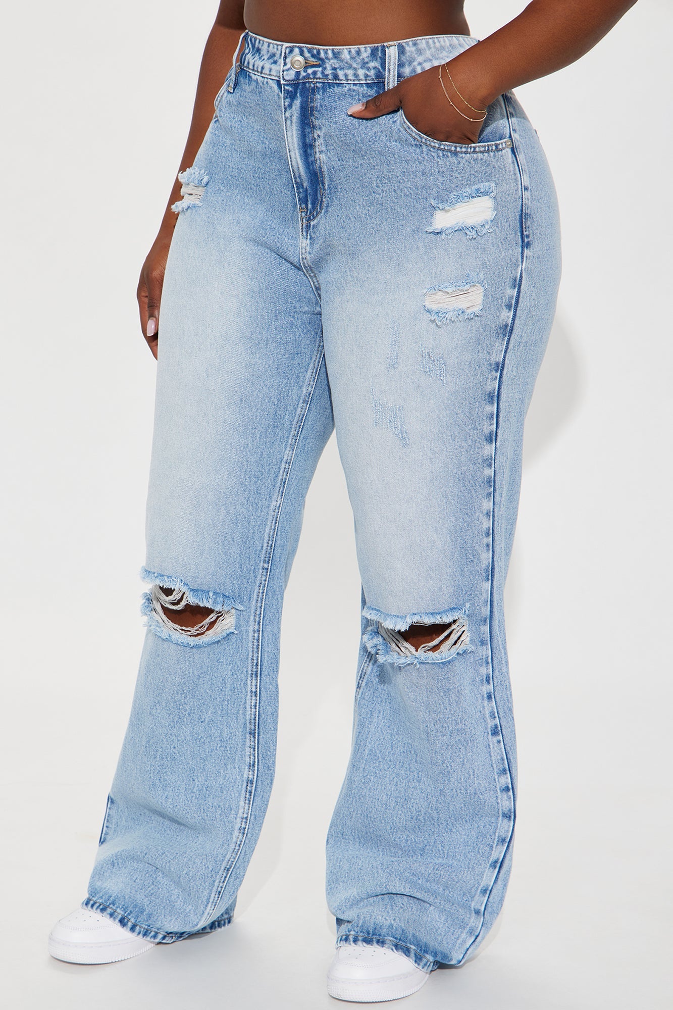 Wondering Why Ripped Straight Leg Jeans - Medium Wash.