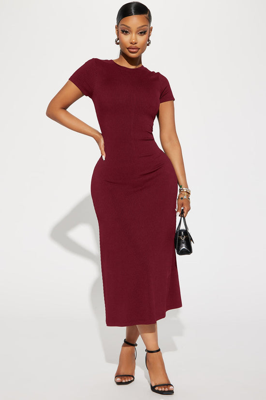 Madison Ribbed Midi Dress - Wine.