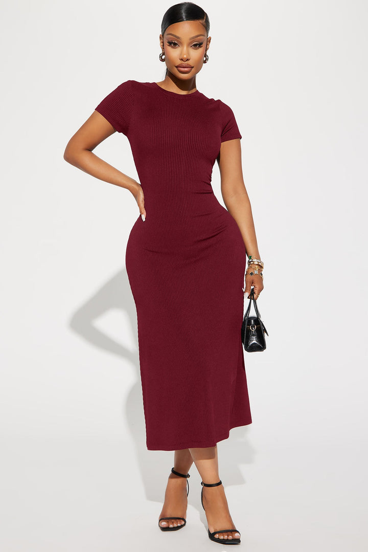 Madison Ribbed Midi Dress - Wine.