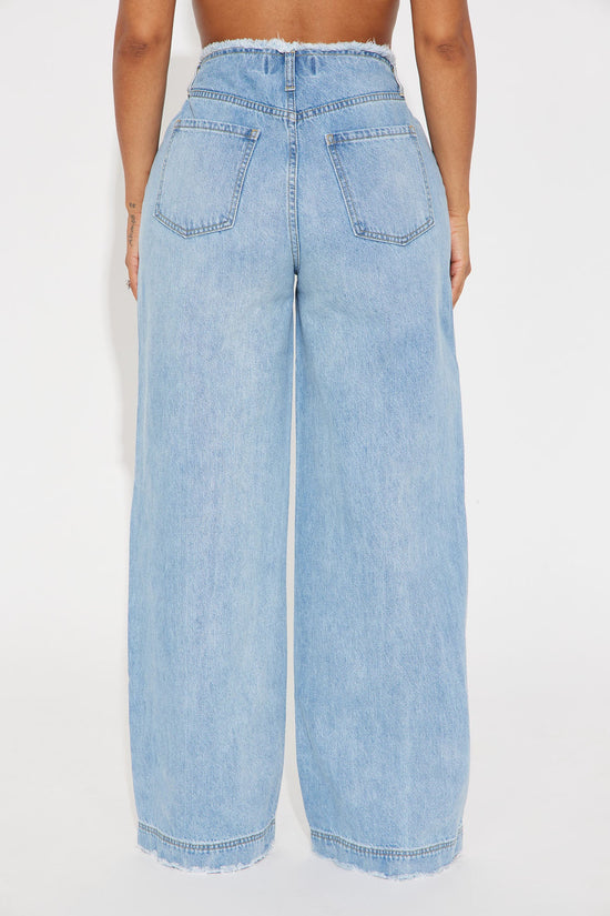 Pantalón De Mezclilla In Your Dreams Cut Off Waistband Baggy - Deslavado Medio.