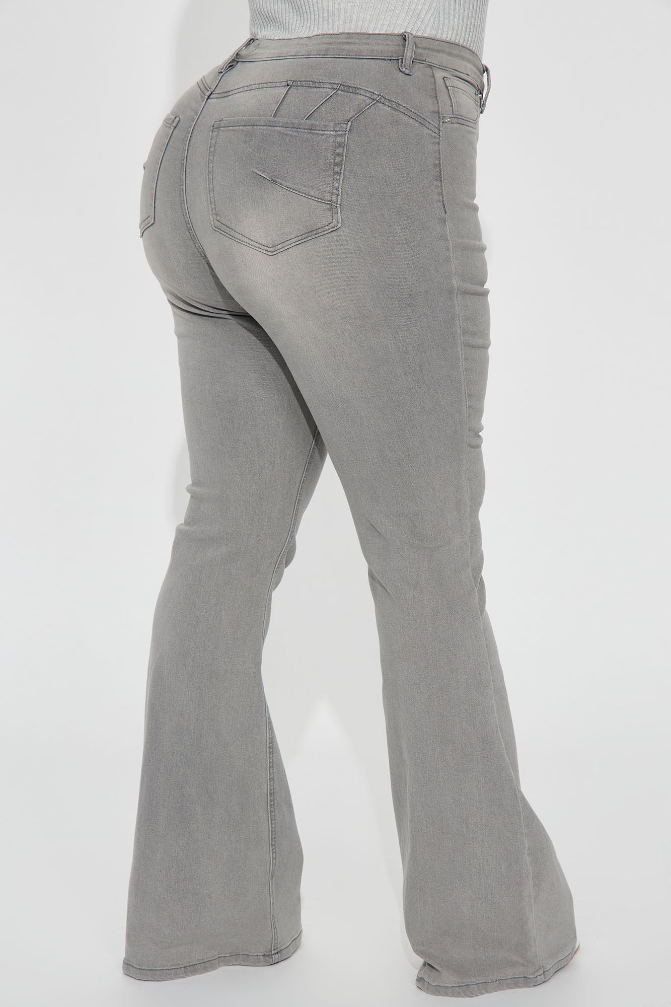 Pantalón De Mezclilla Acampanado Con Stretch Audrey Booty Lifting - Gris.