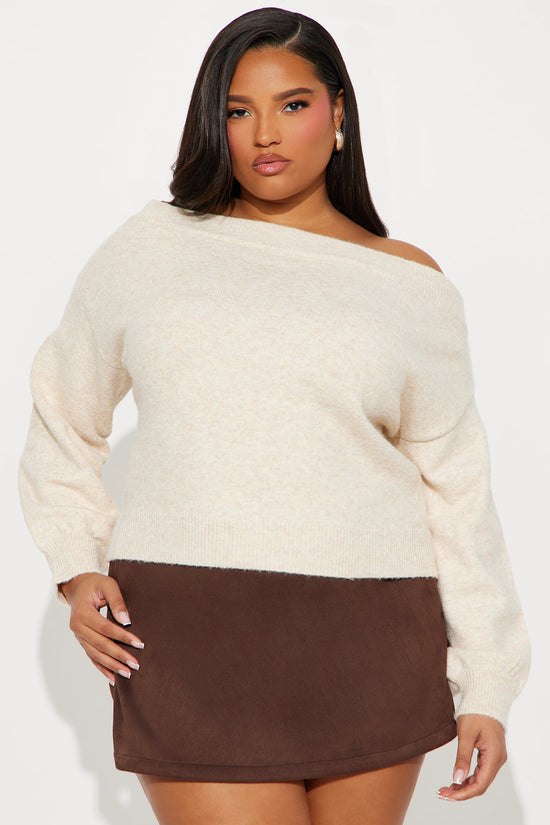 Dany Off Shoulder Sweater - Cream.