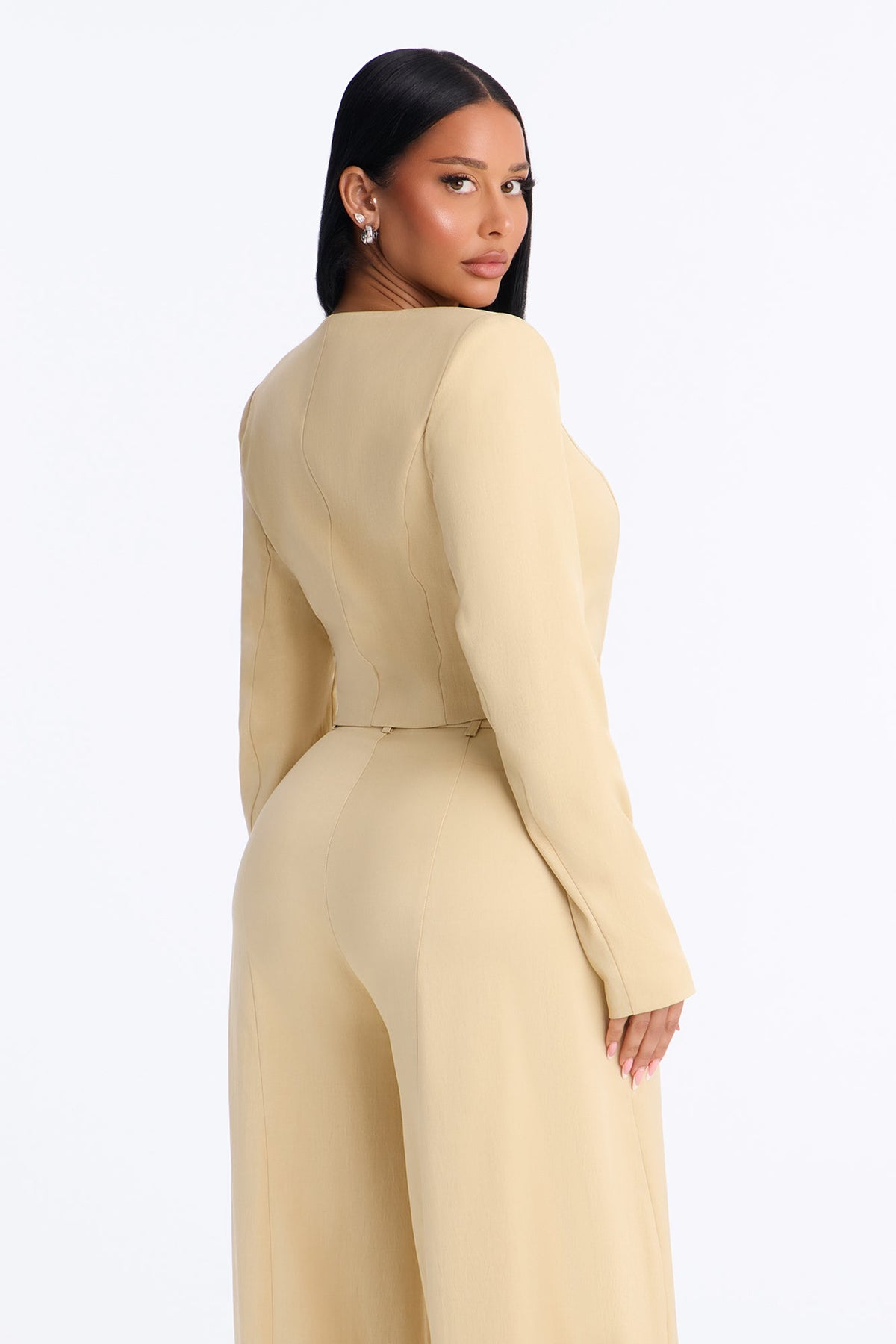 Saco Parris Cropped Frog Closure Trim - Miel.
