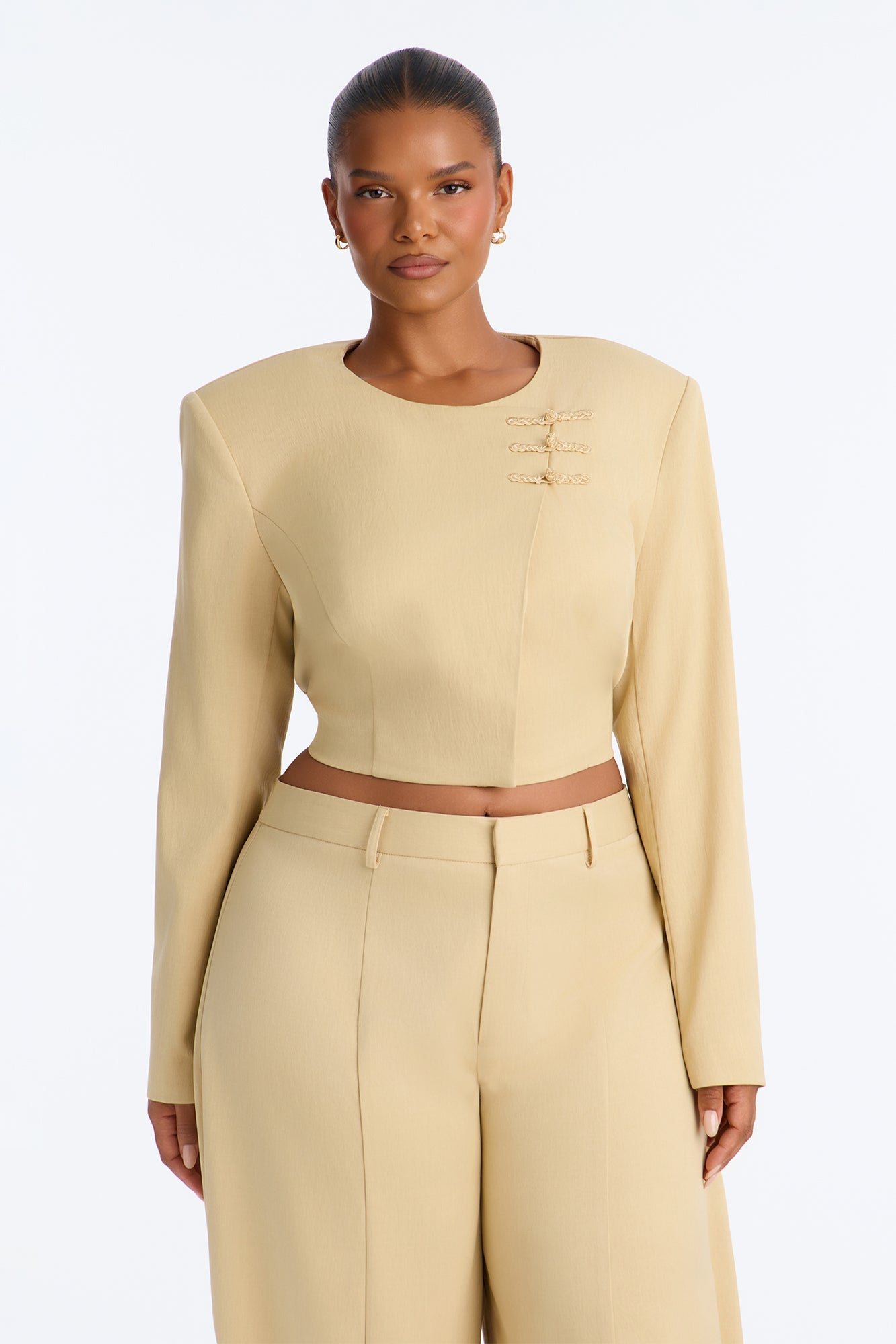Saco Parris Cropped Frog Closure Trim - Miel.