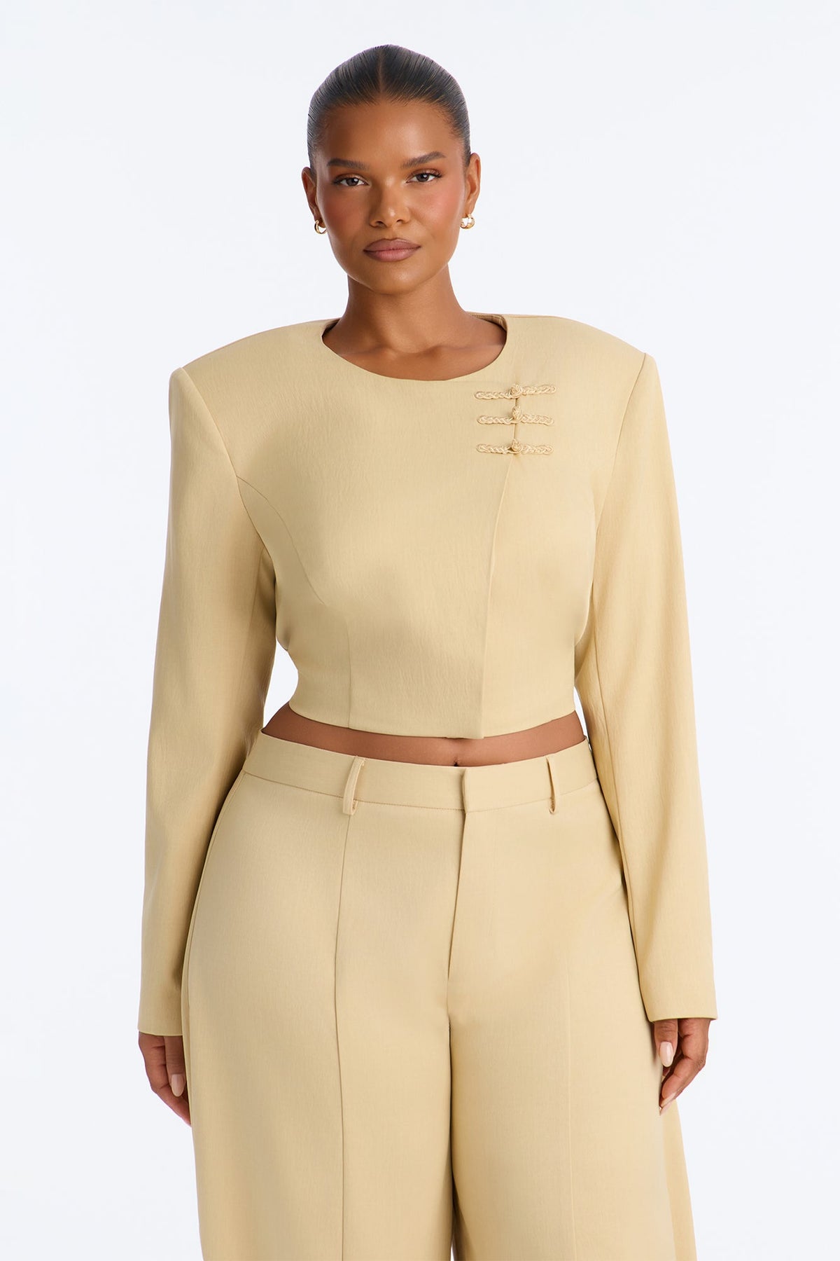 Saco Parris Cropped Frog Closure Trim - Miel.