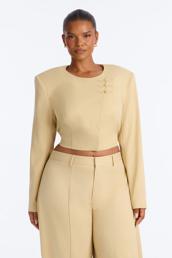 Saco Parris Cropped Frog Closure Trim - Miel.