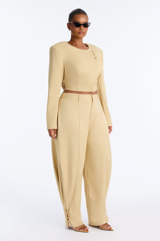 Saco Parris Cropped Frog Closure Trim - Miel.