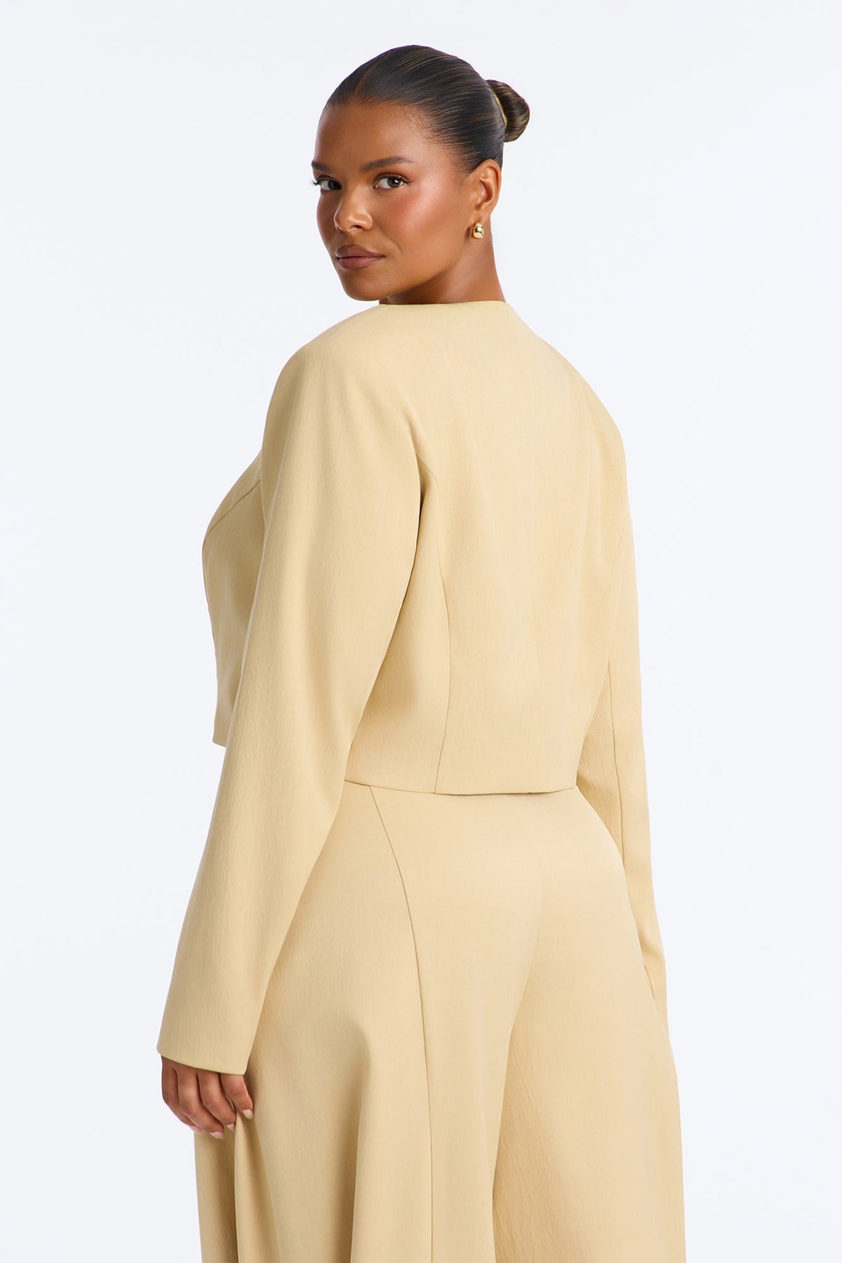 Saco Parris Cropped Frog Closure Trim - Miel.
