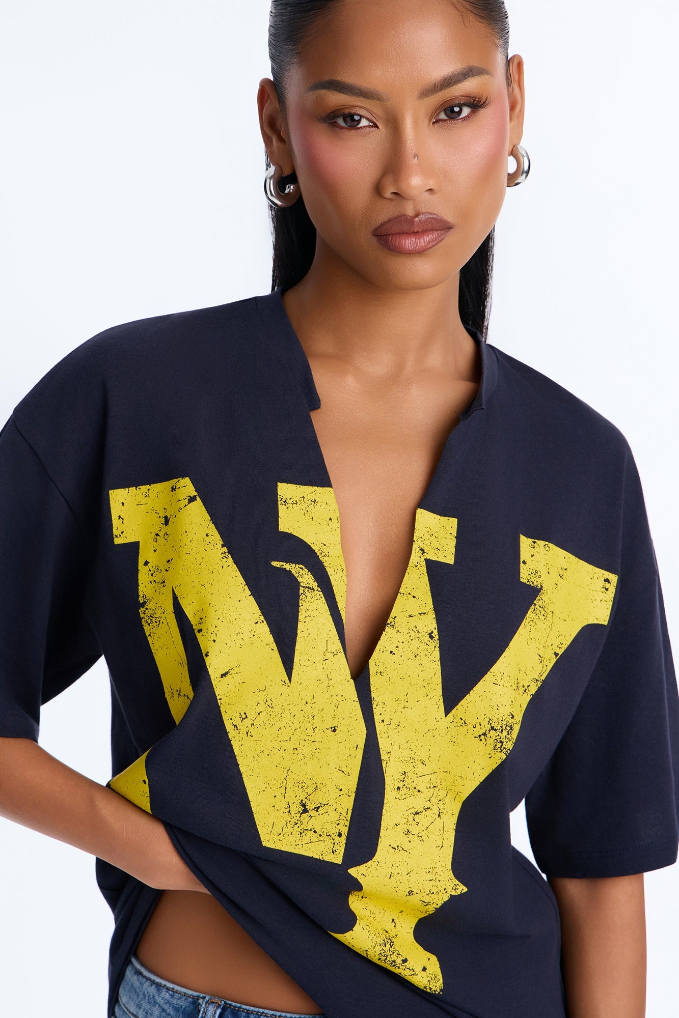 NY Represent Notch Neck Tee - Navy.