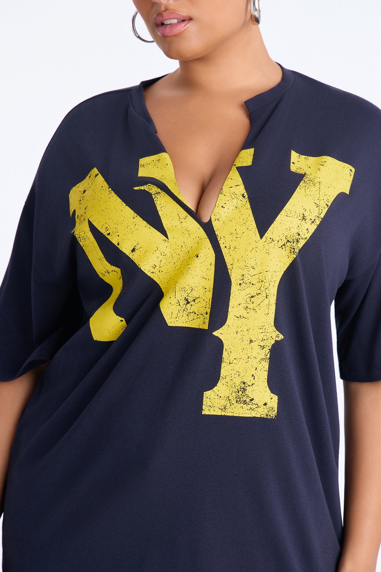 NY Represent Notch Neck Tee - Navy.