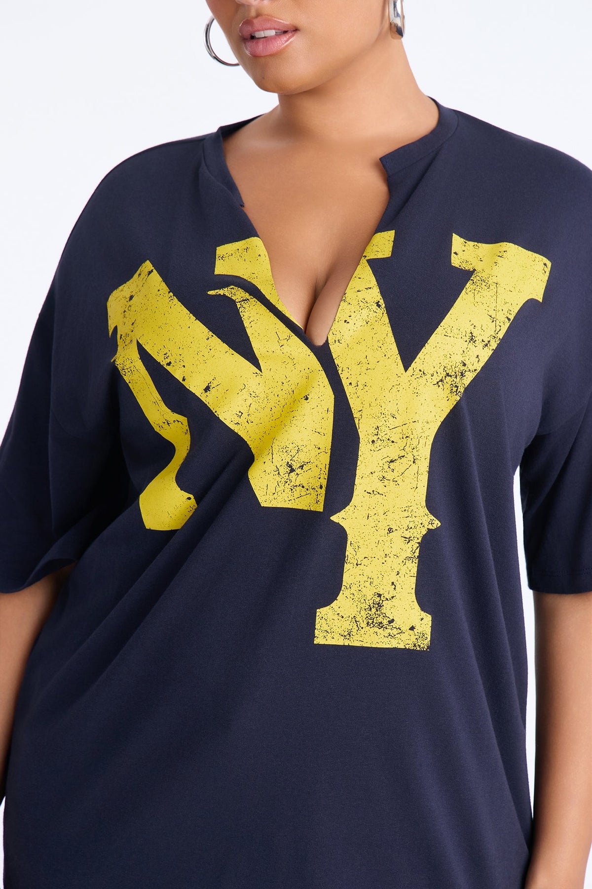 NY Represent Notch Neck Tee - Navy.